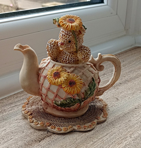 Ceramic novelty animal - ceramic,