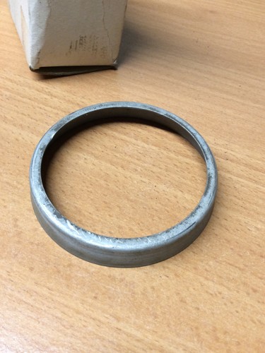 Triumph tina t10 retainer cup - t10,