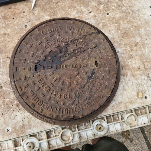 Round cast iron manhole - round, cover