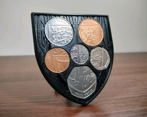 Royal shield coins display - shield,
