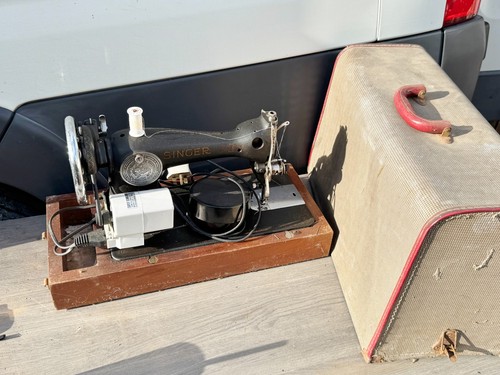 Vintage singer sewing machine - singer,