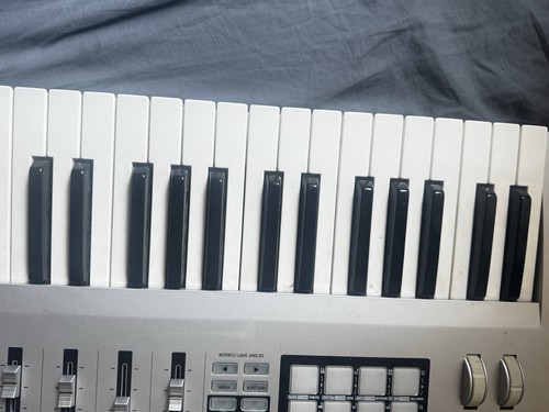 Korg kontrol49 midi keyboard - kontrol49,