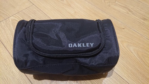 Oakley goggles carry case - goggles,