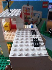 LEGO Town Medical: Emergency Treatment Center Set 6380 - Mostly Complete