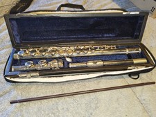 Armstrong FL650E Flute With