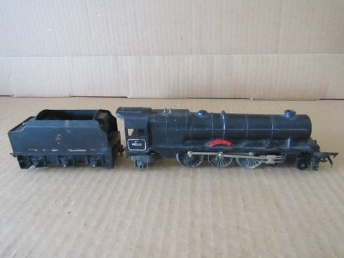 Tri ang locomotive tender - &,