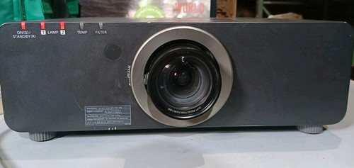 Used panasonic 640 wxga - used, pt-dw