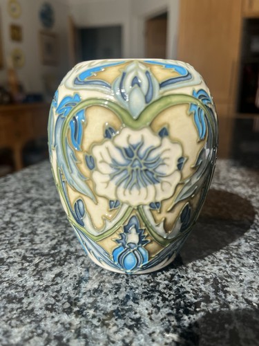 Rare moorcroft limited - rare,