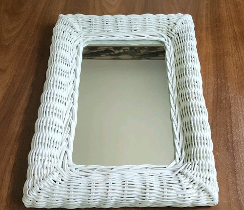 Vintage 12 wicker - 16",