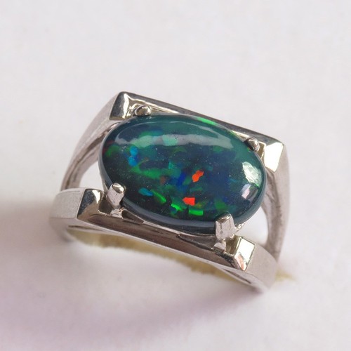 Natural black welo opal - black,