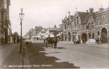 REAL PHOTO POSTCARD BERKHAMSTED HIGH STREET (NEAR HEMEL HEMPSTEAD) HERTFORDSHIRE
