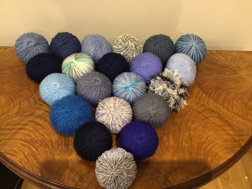 536g job lot balls various - 536g,