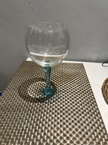 Bombay sapphire gin - bombay,