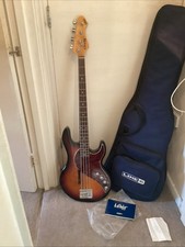 Line 6 Variax Bass 700 with Power Supply/Di, Cables, and Original Case