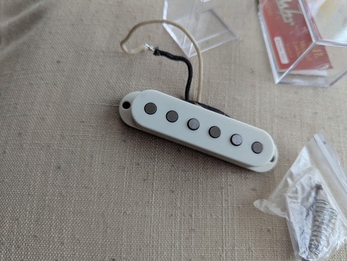 Suhr stratocaster bridge - stratocaster,