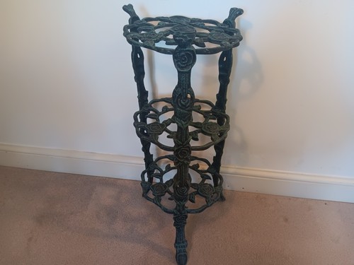 Stunning vintage tier cast - tier,