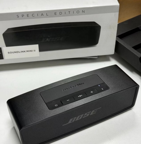 New sealed bose soundlink - new,