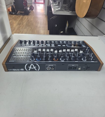 Arturia minibrute analogue - minibrute, 2