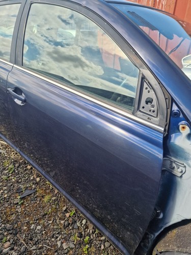 Toyota avensis drivers - drivers, side