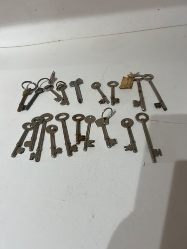 Vintage keys ideal crafts - 20,
