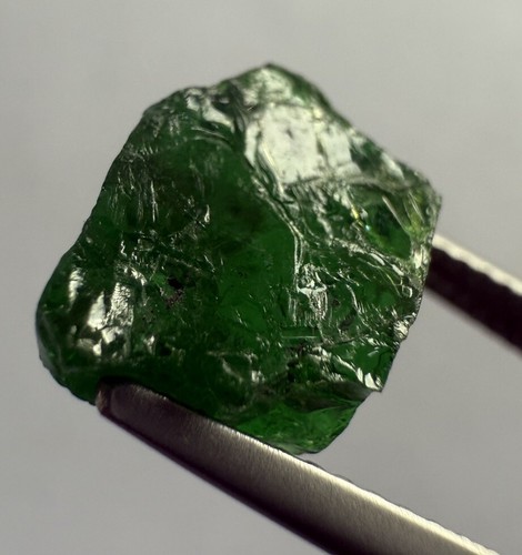 Natural tsavorite - 7.5, ct