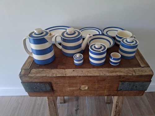 Green cornishware crockery - t,