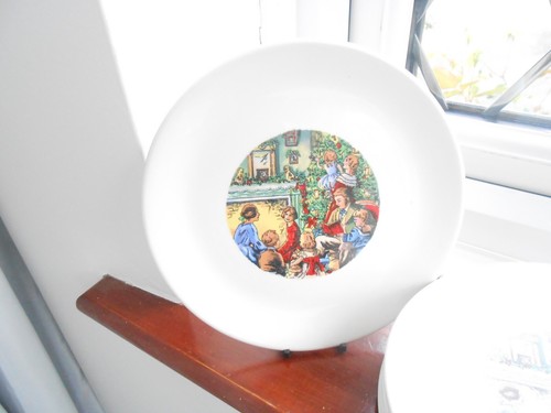 Christmas plate lot - 8.5, in