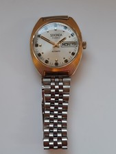 Vintage Sekonda GP automatic & manual wind 2427 Watch 25 jewels original strap.