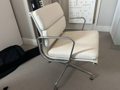 Vitra 208 white leather - ea,