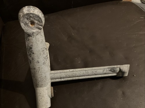 Coughtrie corner bracket - corner,