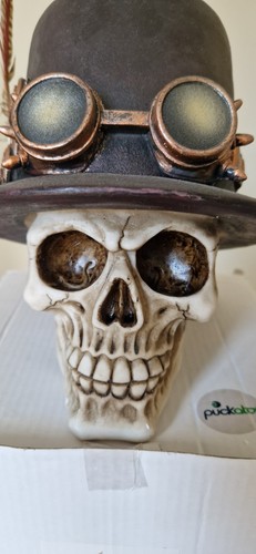 Top hat feather - top,