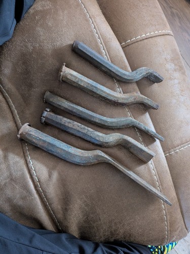 Old plumber cast steel - 5x,