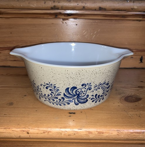 1970s pyrex casserole dish - casserole,
