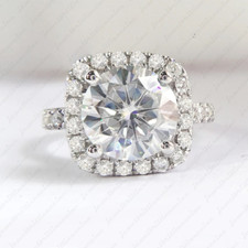 1.85 TCW Round Cut Moissanite