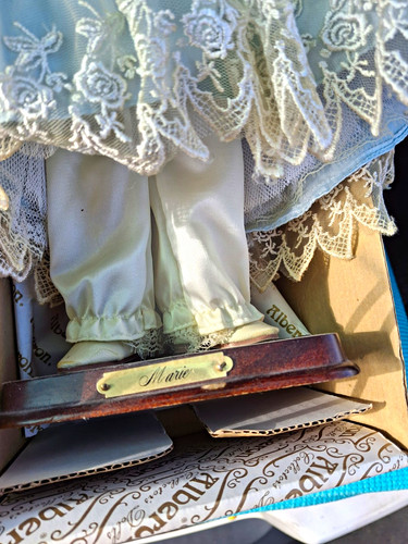 Alberon marie porcelain doll - alberon,