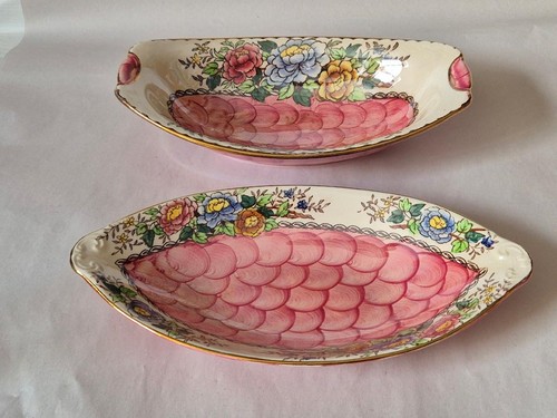 Two maling lustre ware pink - lustre,