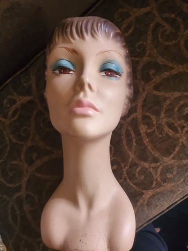 Sultry mannequin vintage - mannequin,