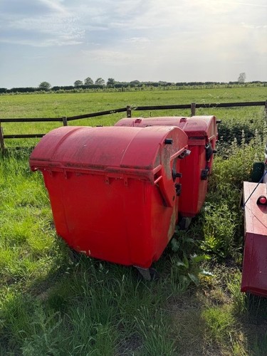 1100 litre roll top - , wheelie