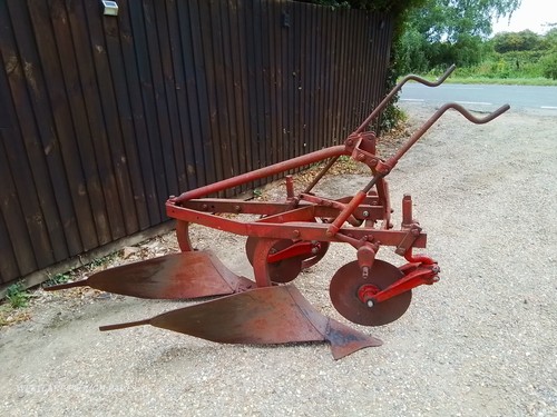 Interntional plough b12 - plough,