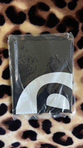 Black plastic duffle bag - black,
