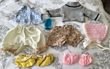 ASSORTMENT OF VINTAGE DOLLS CLOTHES