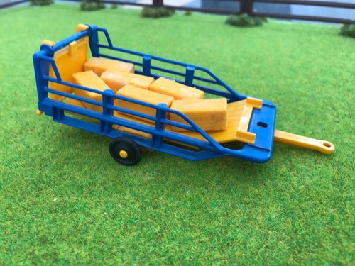 Britains hay bale - sledge, 9557
