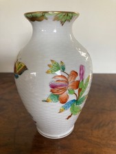 Herend Queen Victoria Vase Flowers Butterflies - small fault in rim