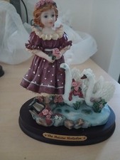 juliana collection figurines Girl with Swans