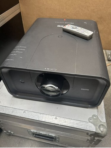 Sanyo plc xp100l - plc-xp100l, projector