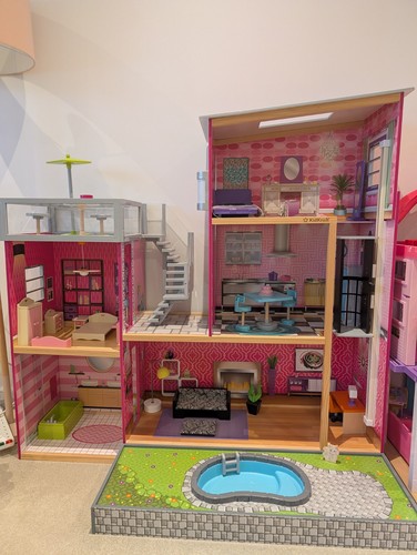 Kidkraft wooden dolls house - dolls,