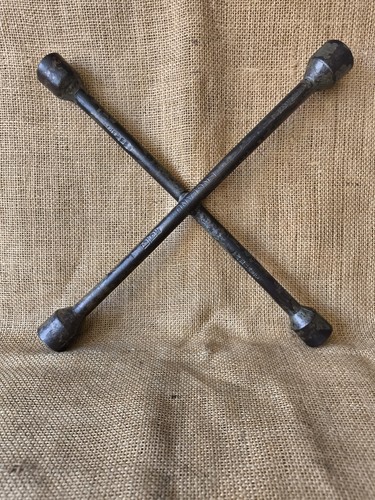 Wheel nut spider - wheel, brace