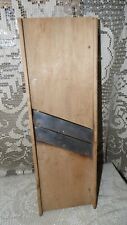 PRIMITIVE VINTAGE WOOD/METAL