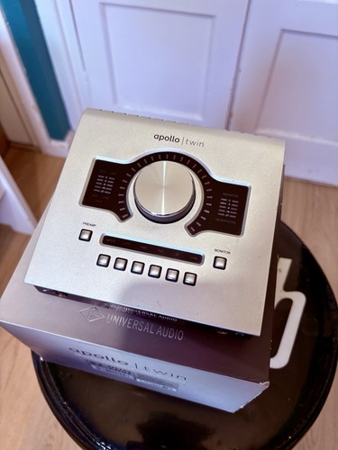 Universal audio apollo twin - audio,