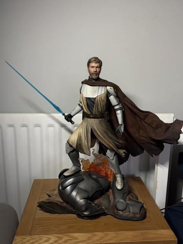 Sideshow collectibles statue - collectibles,